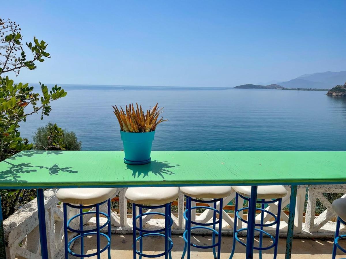 Muses Seaside Villas ปาราลีอออัสตรอช ภายนอก รูปภาพ