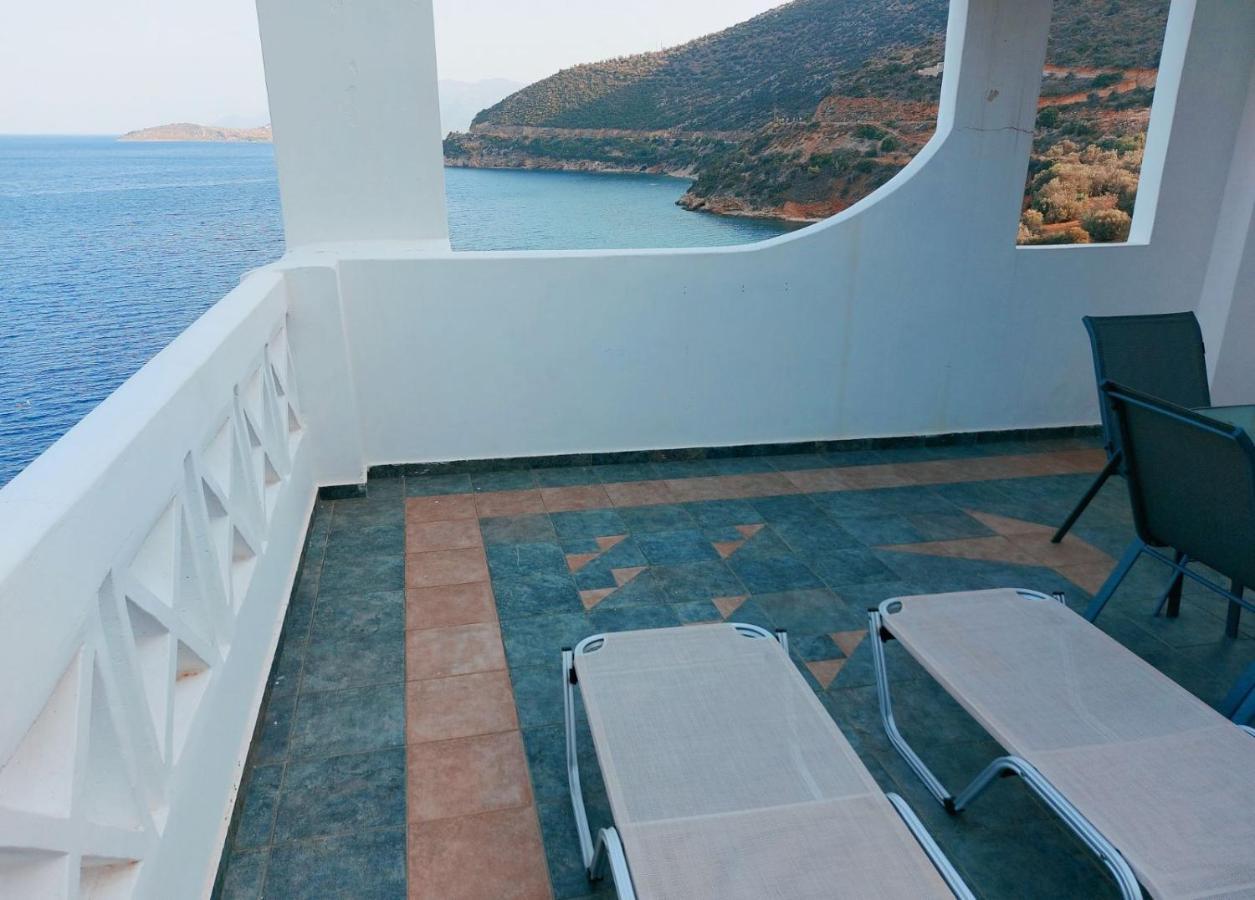 Muses Seaside Villas ปาราลีอออัสตรอช ภายนอก รูปภาพ