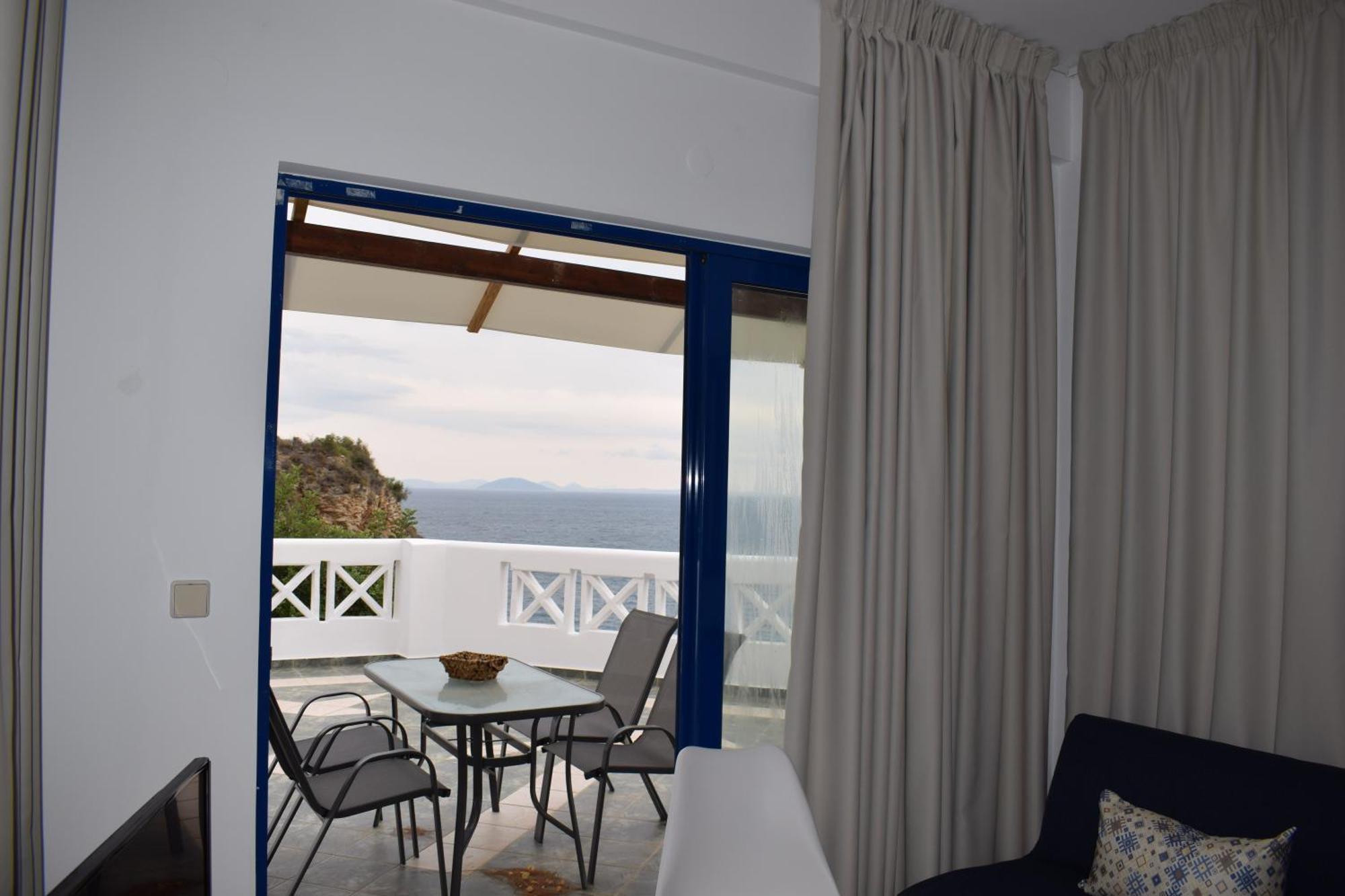 Muses Seaside Villas ปาราลีอออัสตรอช ภายนอก รูปภาพ