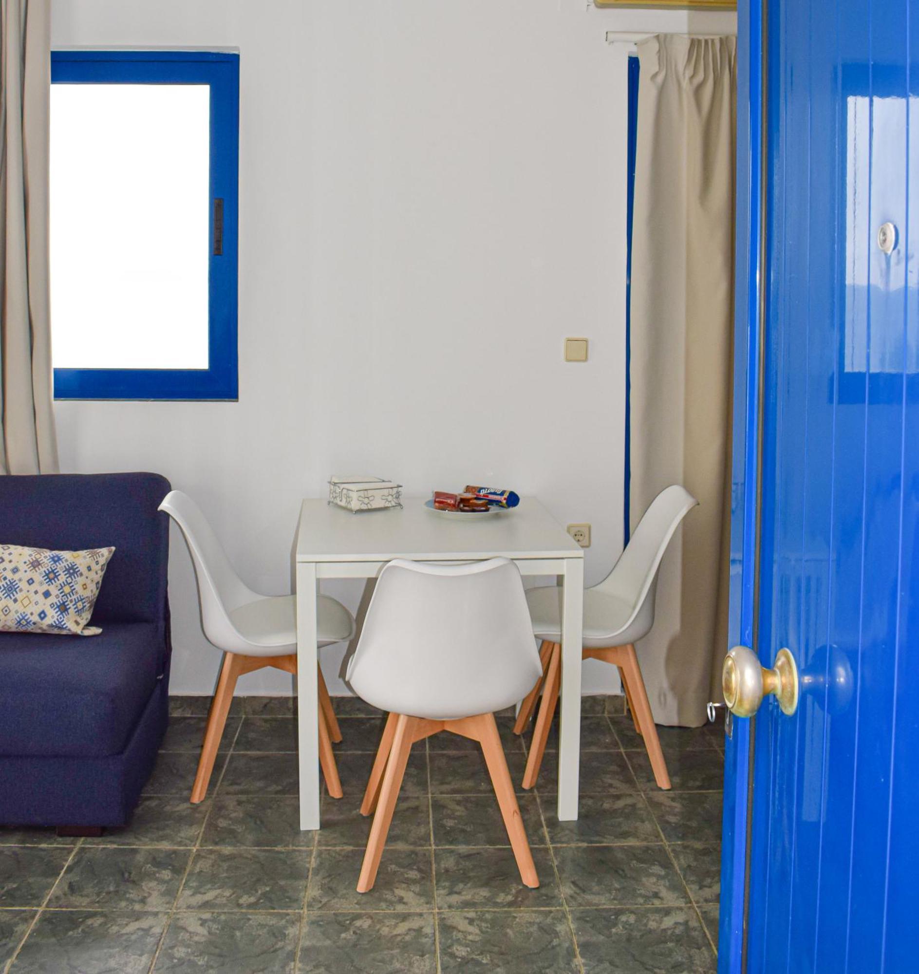 Muses Seaside Villas ปาราลีอออัสตรอช ภายนอก รูปภาพ