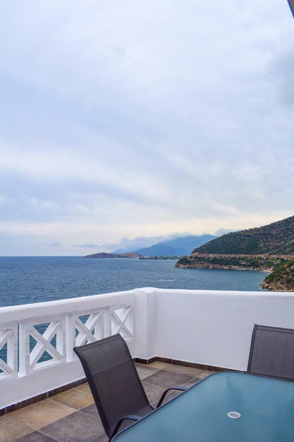 Muses Seaside Villas ปาราลีอออัสตรอช ภายนอก รูปภาพ