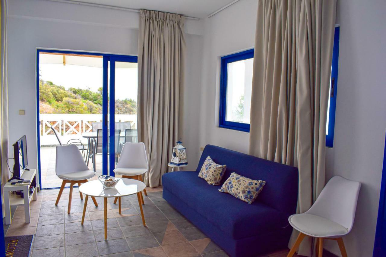 Muses Seaside Villas ปาราลีอออัสตรอช ภายนอก รูปภาพ