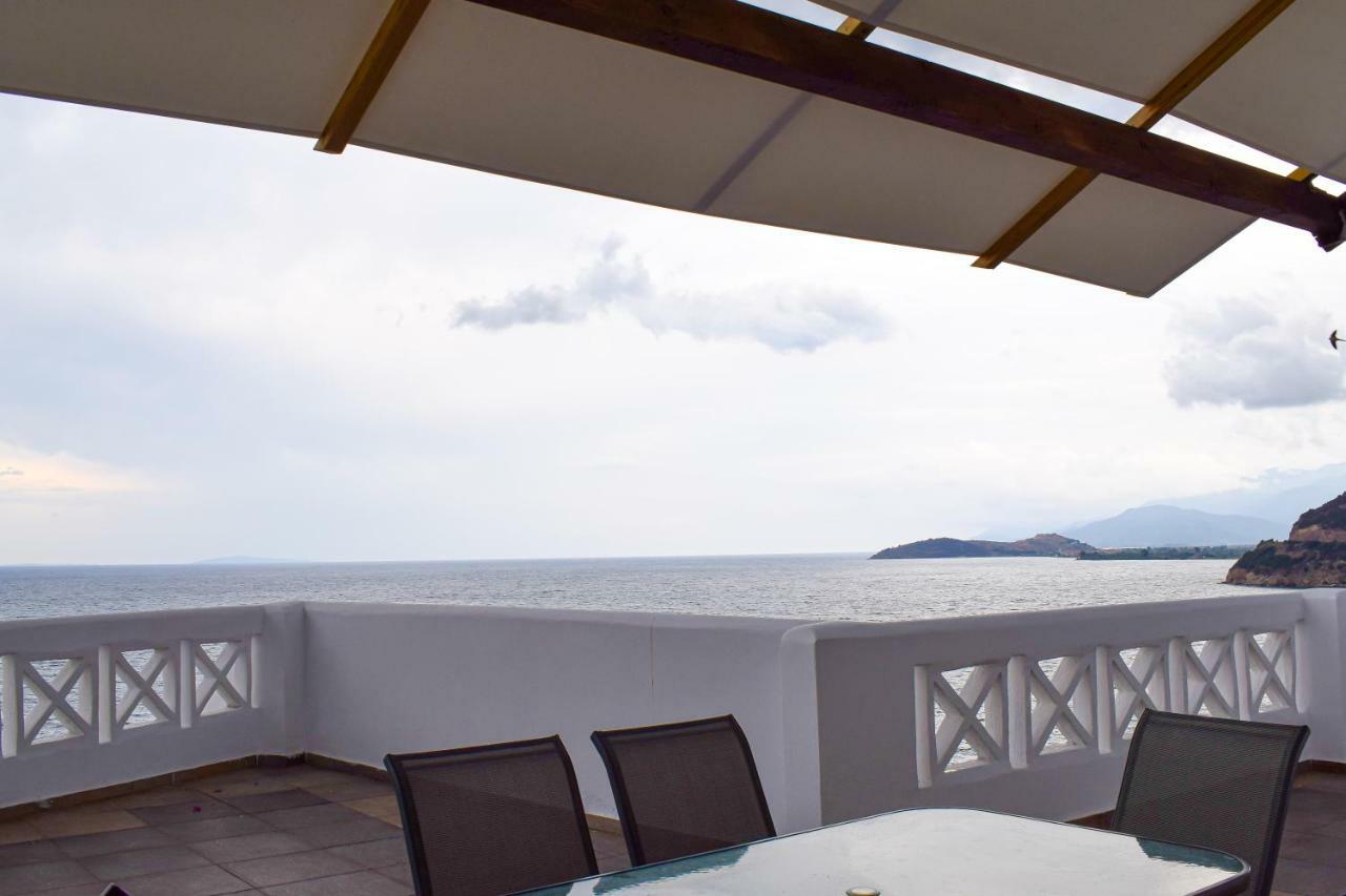 Muses Seaside Villas ปาราลีอออัสตรอช ภายนอก รูปภาพ