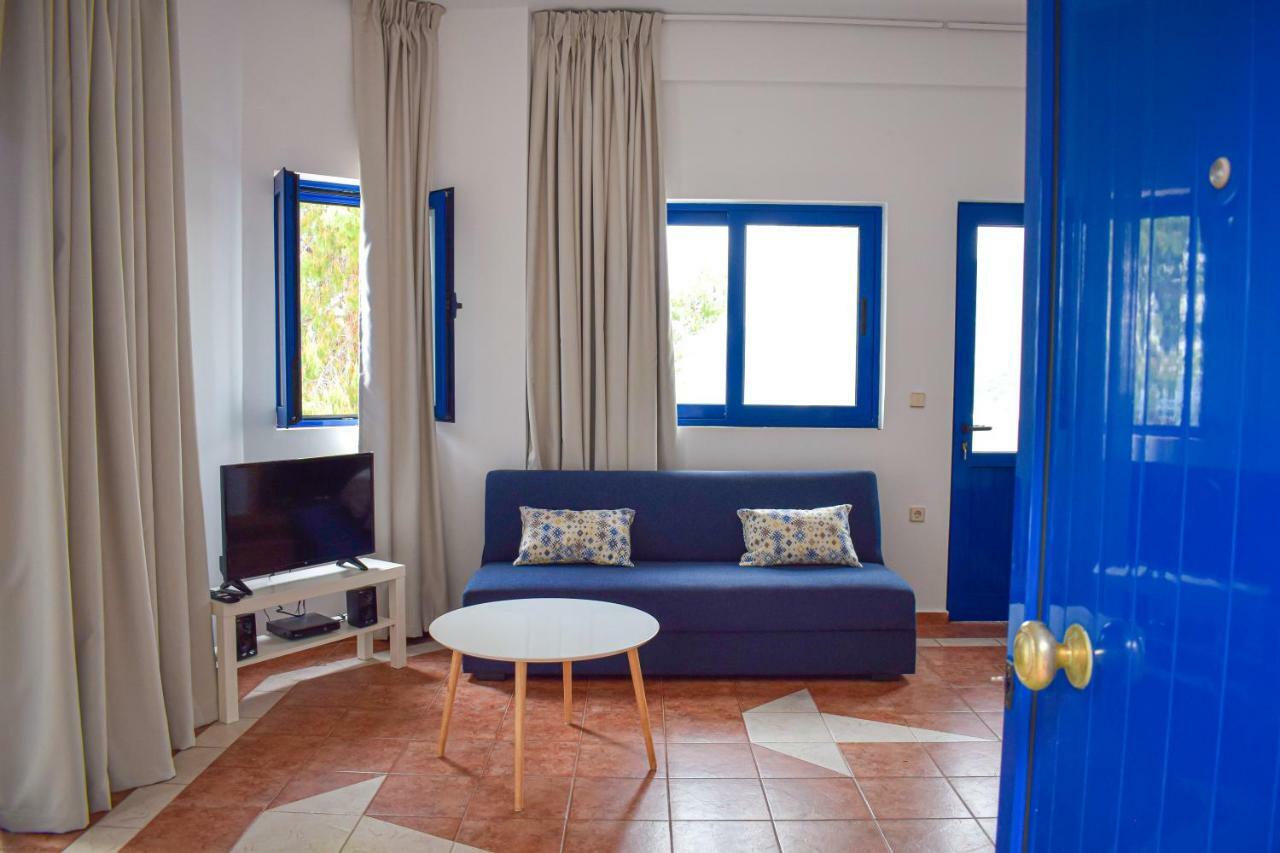 Muses Seaside Villas ปาราลีอออัสตรอช ภายนอก รูปภาพ